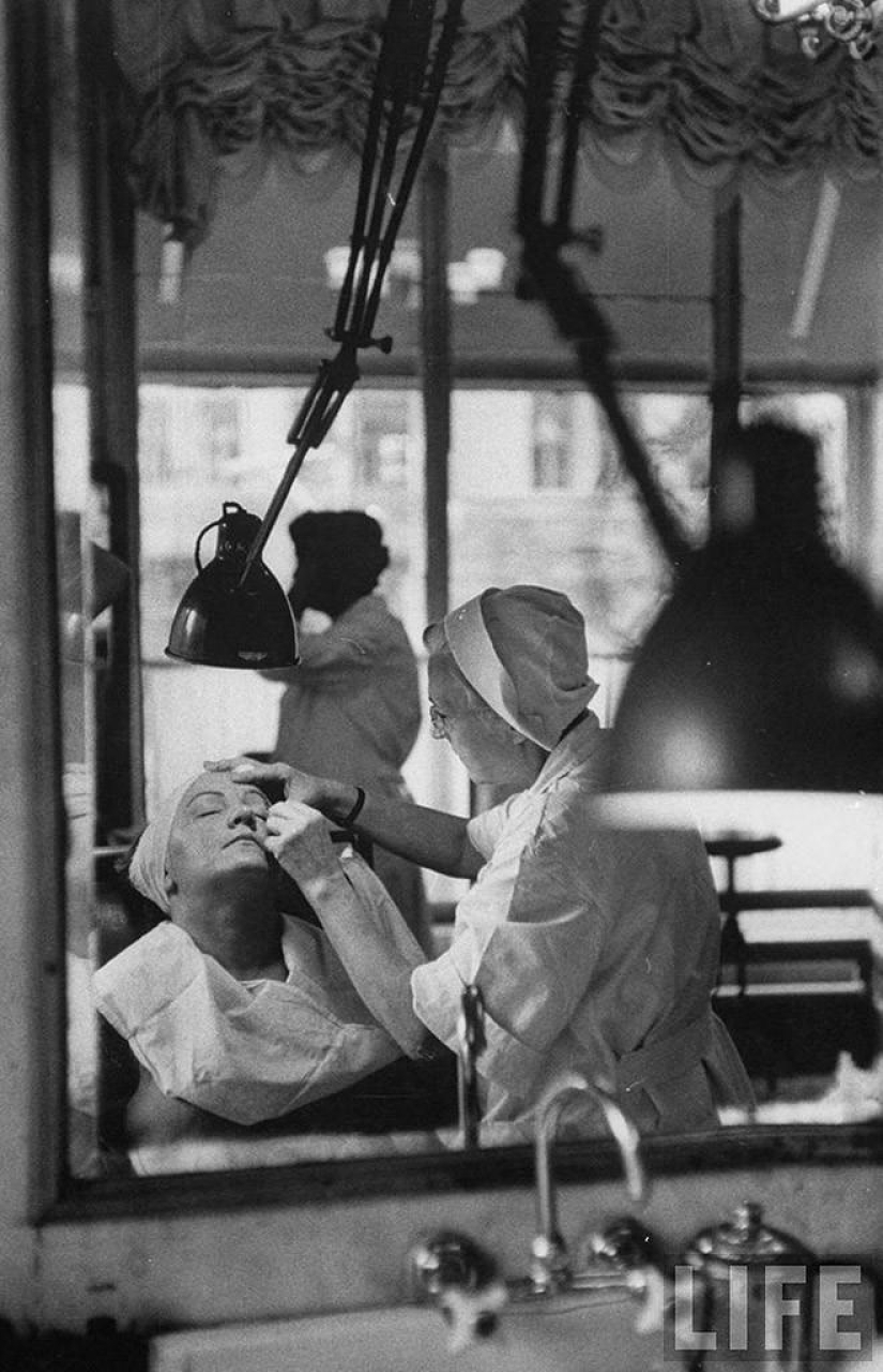 Muscovites in 1956 in pictures by LIFE photographer Lisa Larsen