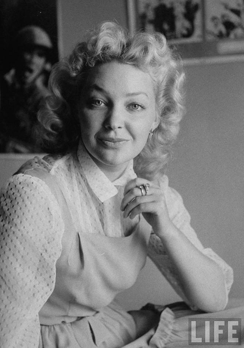 Muscovites in 1956 in pictures by LIFE photographer Lisa Larsen