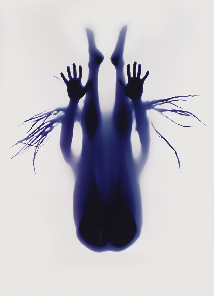 Naked yoga and no camera: what do classical asanas look like from below Naked yoga and no camera: what do classical asanas look like from below