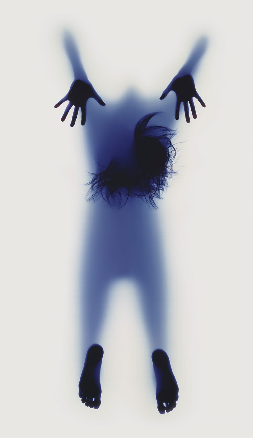 Naked yoga and no camera: what do classical asanas look like from below Naked yoga and no camera: what do classical asanas look like from below