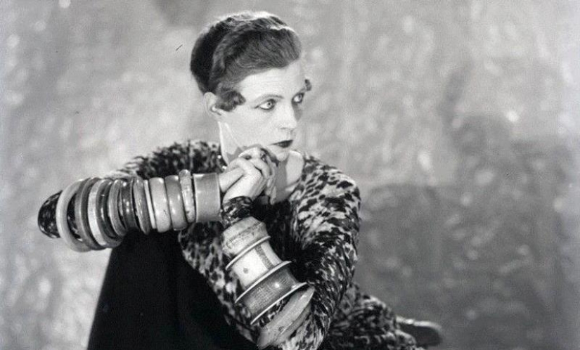 Nancy Cunard: musa artística e ícono de estilo de principios del siglo XX Nancy Cunard: musa artística e ícono de estilo de principios del siglo XX