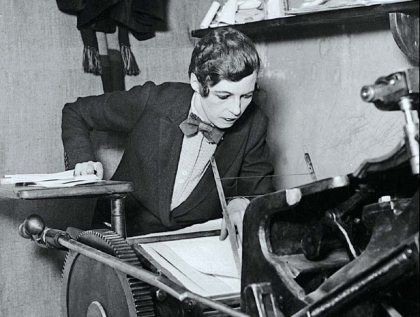 Nancy Cunard: musa artística e ícono de estilo de principios del siglo XX Nancy Cunard: musa artística e ícono de estilo de principios del siglo XX