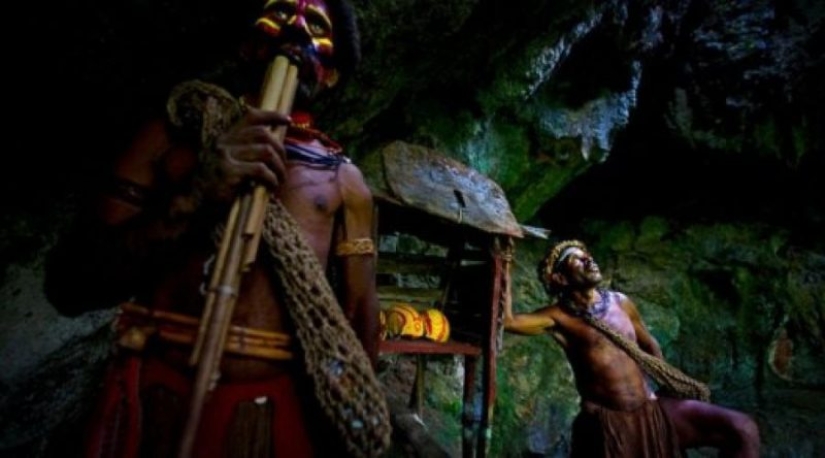 Negro Jesús te ama, lo hará la violación y comer: una macabra historia de un profeta de Papúa