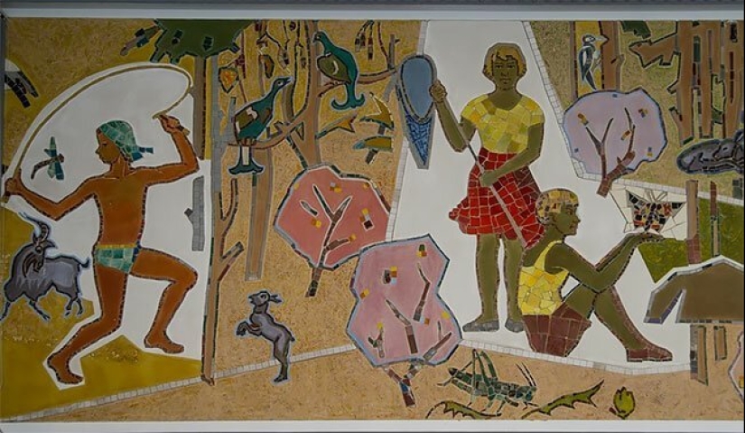 Único mosaicos, conservado desde los tiempos de la Unión Soviética Único mosaicos, conservado desde los tiempos de la Unión Soviética