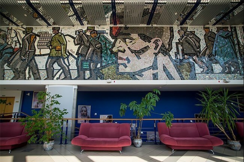 Único mosaicos, conservado desde los tiempos de la Unión Soviética Único mosaicos, conservado desde los tiempos de la Unión Soviética