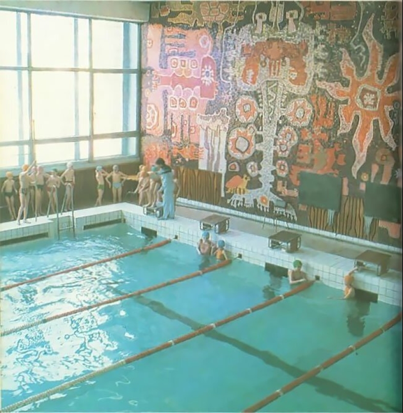 Único mosaicos, conservado desde los tiempos de la Unión Soviética Único mosaicos, conservado desde los tiempos de la Unión Soviética