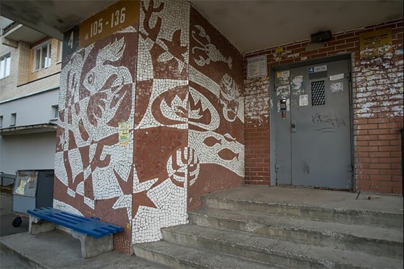 Único mosaicos, conservado desde los tiempos de la Unión Soviética Único mosaicos, conservado desde los tiempos de la Unión Soviética