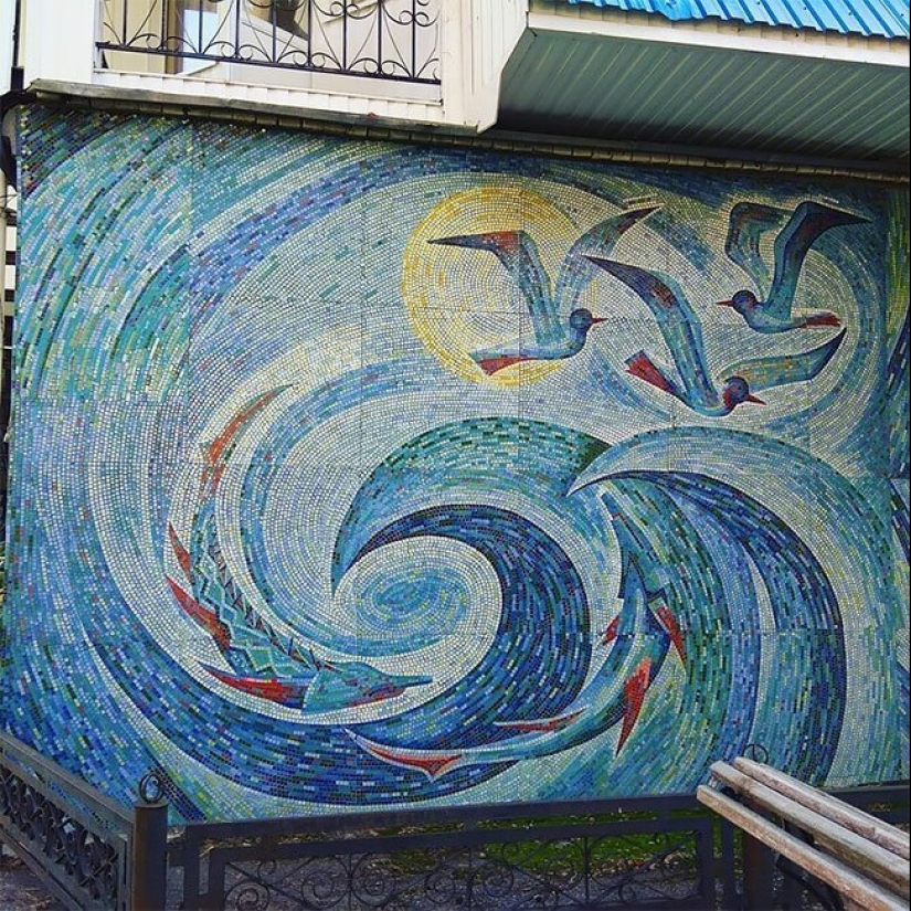 Único mosaicos, conservado desde los tiempos de la Unión Soviética Único mosaicos, conservado desde los tiempos de la Unión Soviética