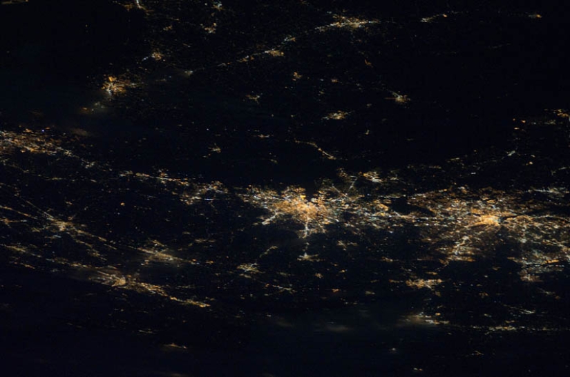 Night on the planet - 30 photos from space