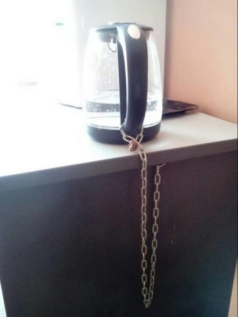 Non-luxury: hotel rooms from which you will want to escape as quickly as possible