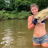 Noodling: pesca inusual para los más valientes