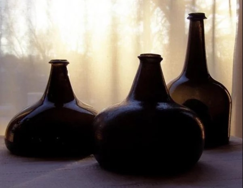 Not a single bottle of wine for the Musketeers, or How Dumas-father deceived us Not a single bottle of wine for the Musketeers, or How Dumas-father deceived us