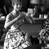 Not bayan, but DiCaprio's Russian grandmother: photos of famous people who have not yet walked on the Internet, and their history