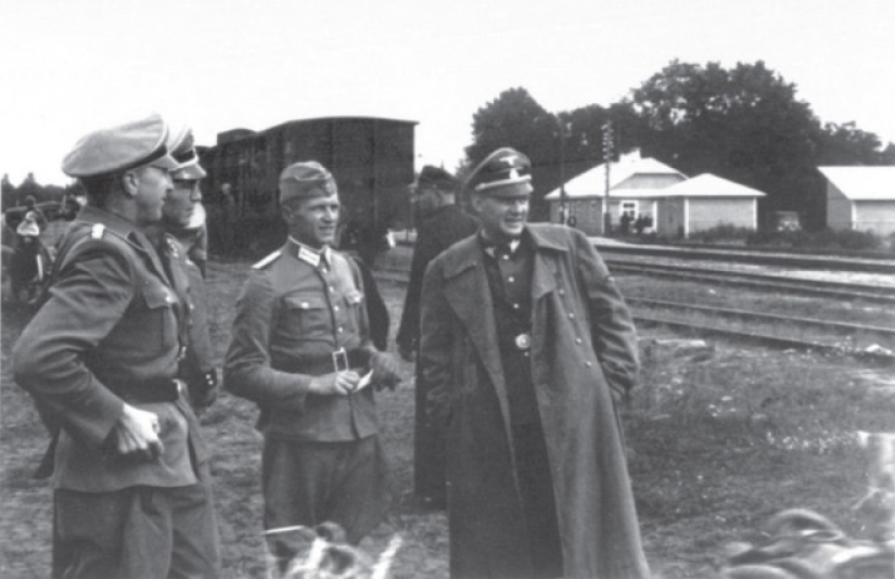 "Nuestro querido Franz": el nazi que mató a cientos de miles vivía en el complejo con su propio nombre "Nuestro querido Franz": el nazi que mató a cientos de miles vivía en el complejo con su propio nombre