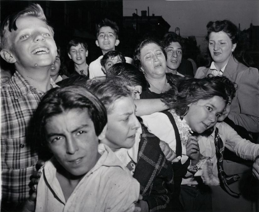 Nueva York en la década de 1940 a través de la lente de Weegee, el maestro de la fotografía policial.