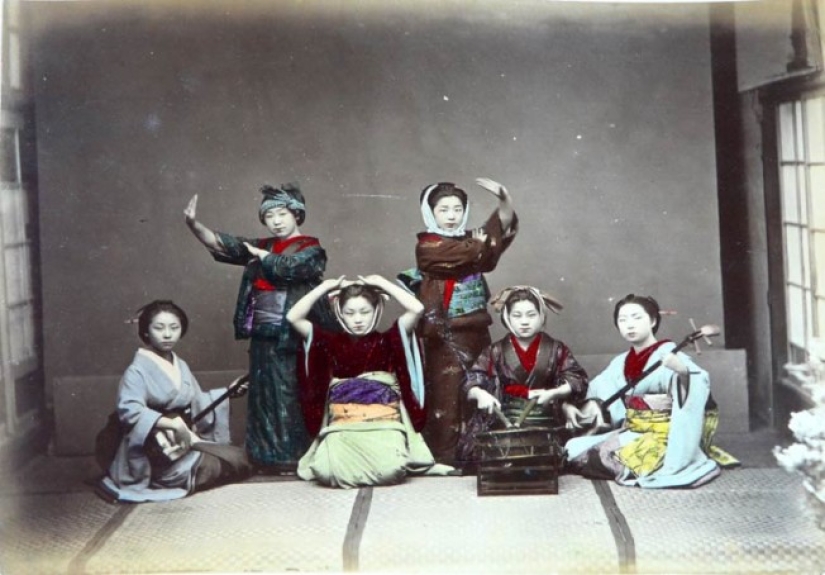 Old Japan of the second half of the 19th century in photographs by Adolfo Farsari