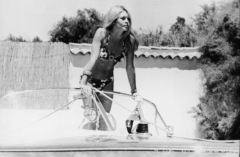 On a snow-white yacht: 20 vintage photos of Monroe, Hepburn and other stars at sea