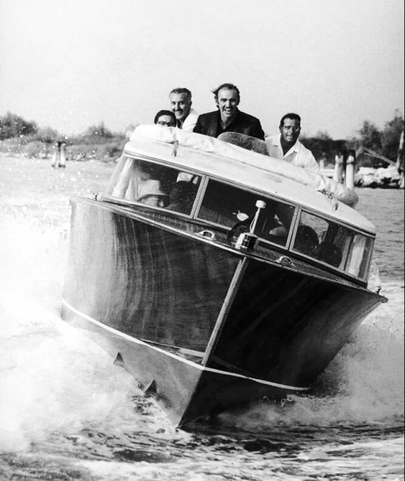 On a snow-white yacht: 20 vintage photos of Monroe, Hepburn and other stars at sea