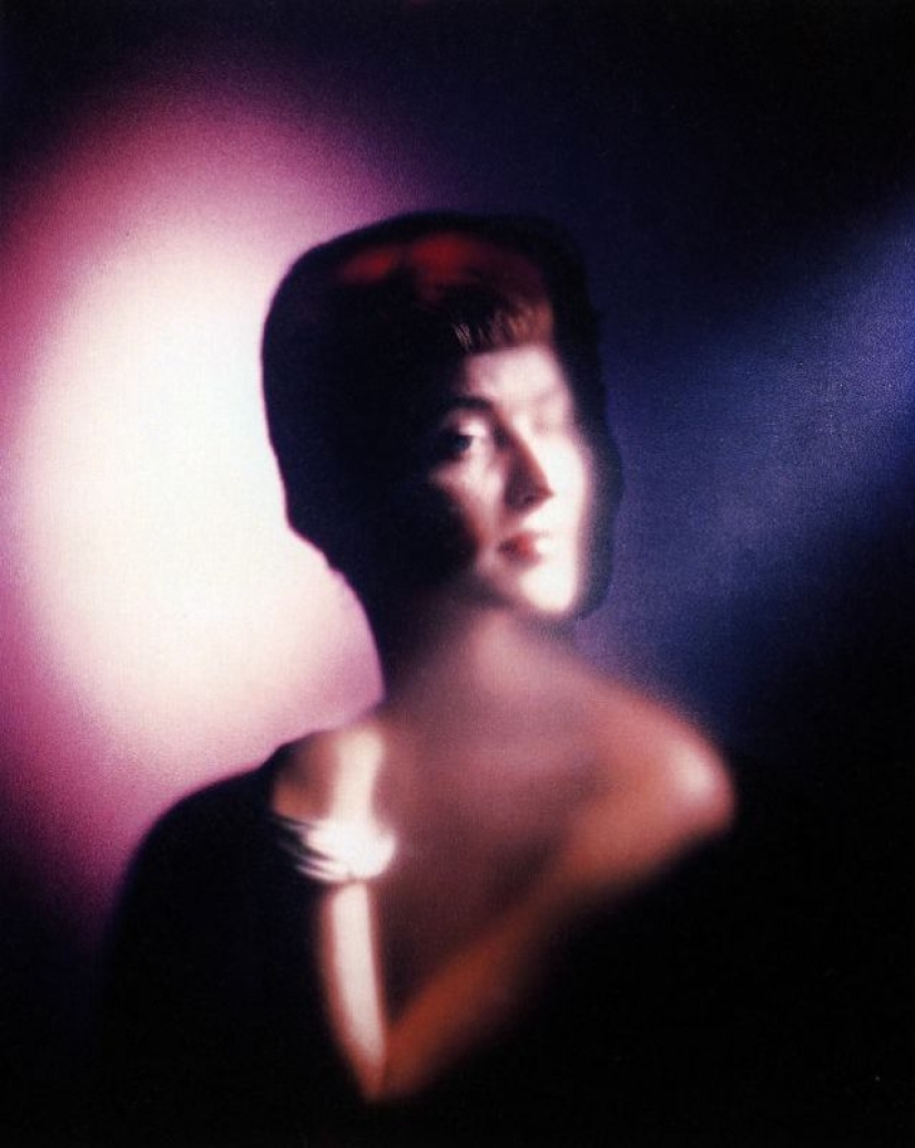 On the brink of surrealism: the stunning photography of Erwin Blumenfeld made in the 1940-ies