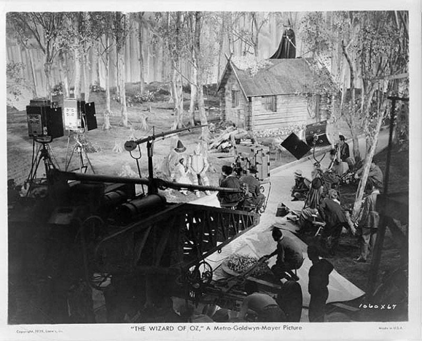 On the sets of classic Hollywood movies On the sets of classic Hollywood movies