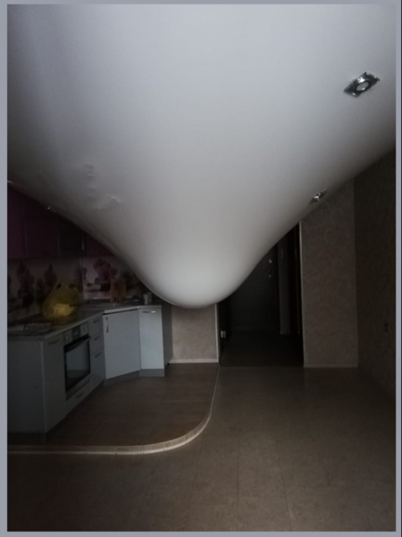 On the wrong foot: 20 photos of people whose day started not very well