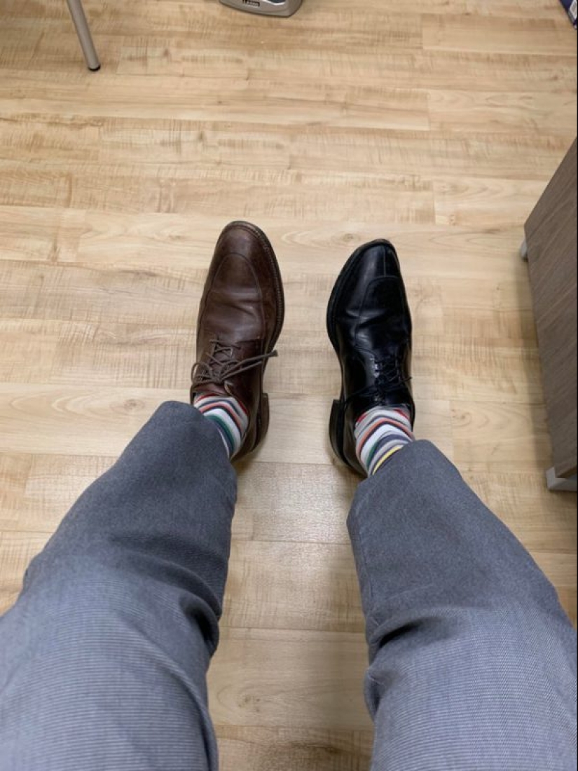 On the wrong foot: 20 photos of people whose day started not very well