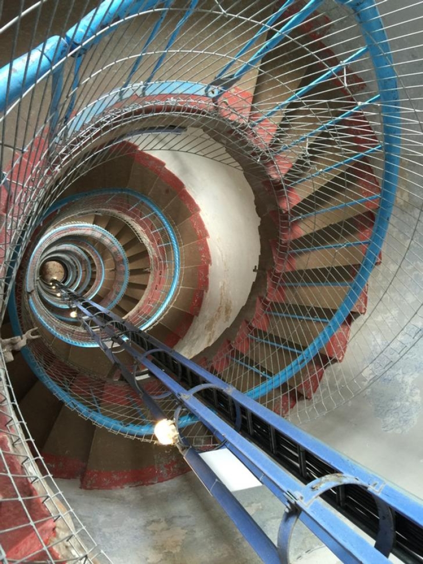 Once and in half! 22 photos of familiar things in the section