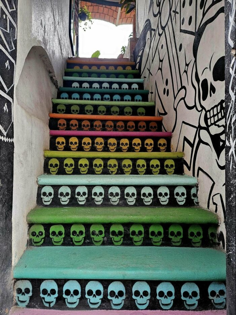 One Step Closer: 14 Dangerous Stairs That Make You Question The Sanity Of All That Try Them One Step Closer: 14 Dangerous Stairs That Make You Question The Sanity Of All That Try Them
