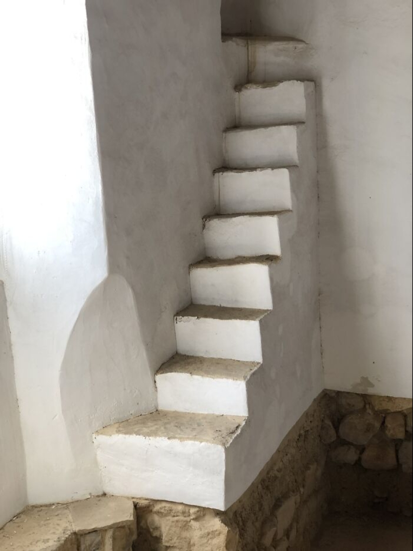 One Step Closer: 14 Dangerous Stairs That Make You Question The Sanity Of All That Try Them One Step Closer: 14 Dangerous Stairs That Make You Question The Sanity Of All That Try Them
