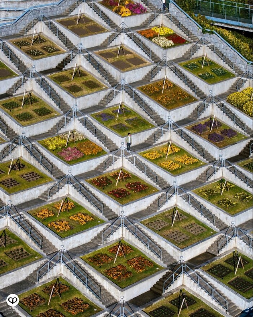 One Step Closer: 14 Dangerous Stairs That Make You Question The Sanity Of All That Try Them One Step Closer: 14 Dangerous Stairs That Make You Question The Sanity Of All That Try Them