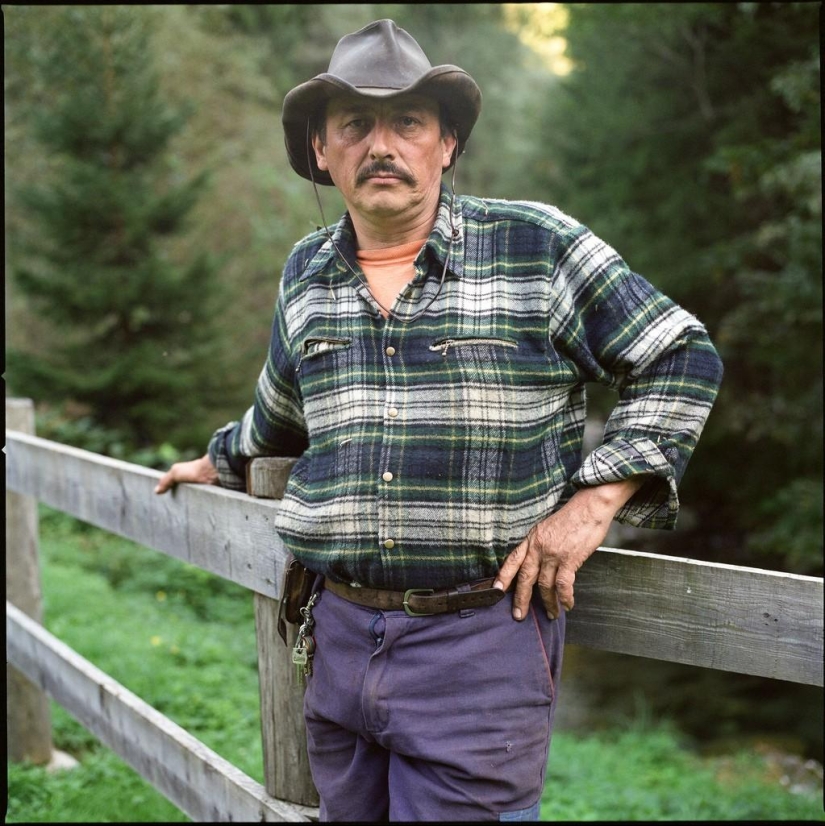 Ordinary Italians through the eyes of an Italian Ordinary Italians through the eyes of an Italian