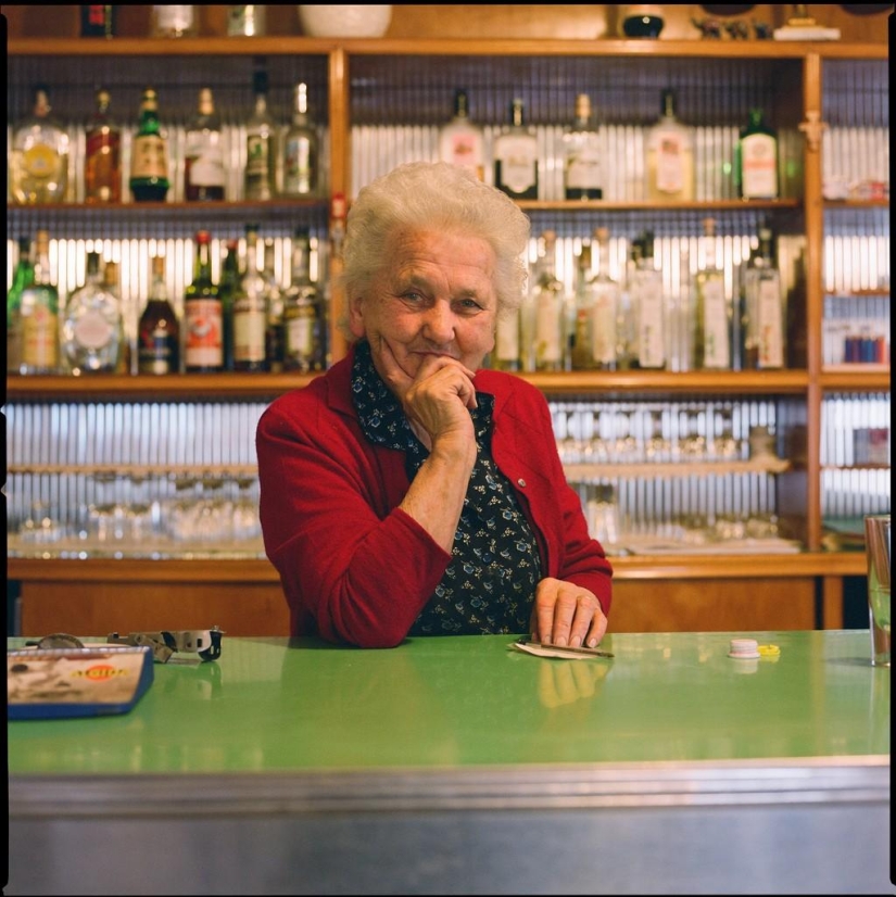 Ordinary Italians through the eyes of an Italian Ordinary Italians through the eyes of an Italian