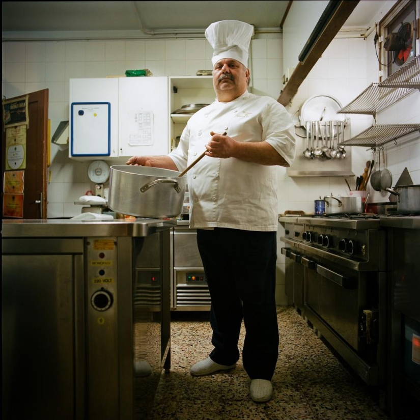 Ordinary Italians through the eyes of an Italian Ordinary Italians through the eyes of an Italian