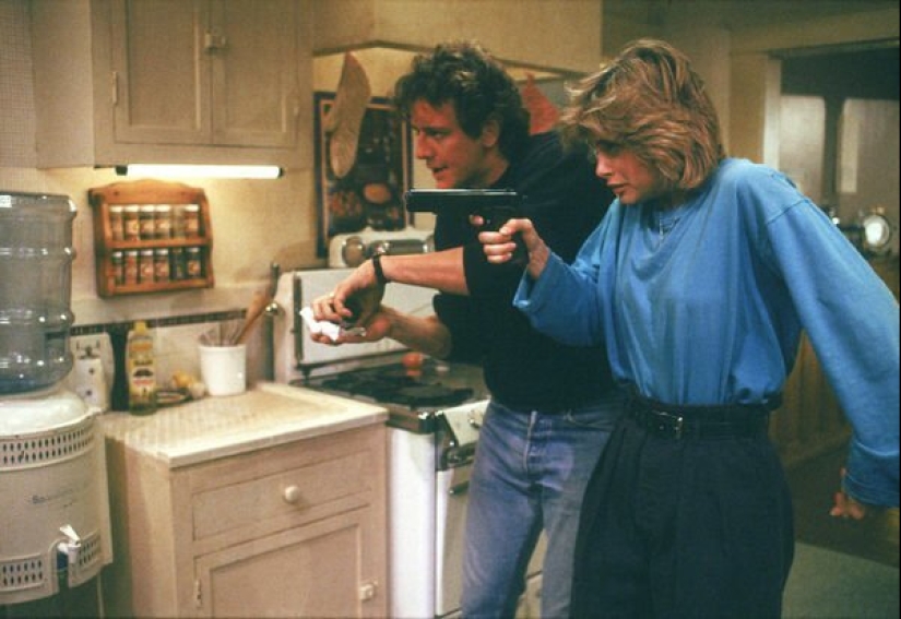 Output: 20 old comedies of the 80's-90's years