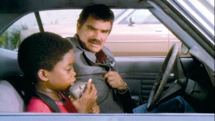 Output: 20 old comedies of the 80's-90's years