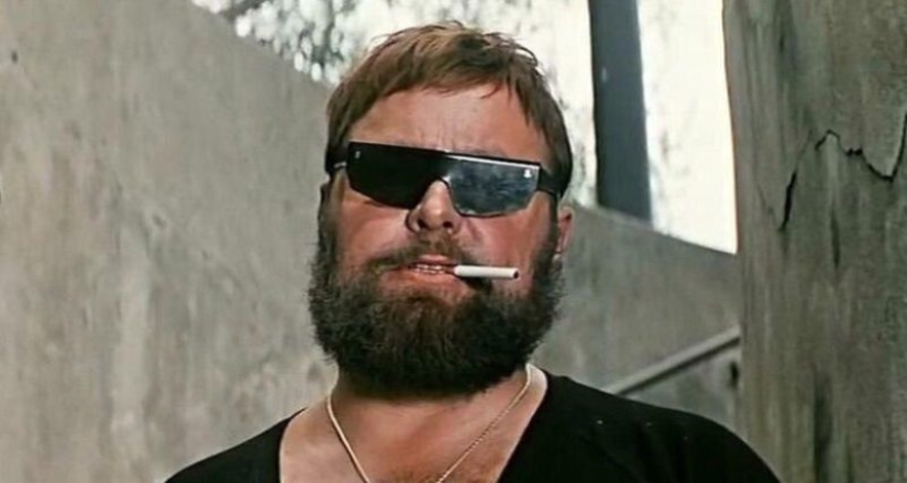 "¡Papi! ¿Hay luz?": historia divertida del hombre barbudo de la Mano de Diamante "¡Papi! ¿Hay luz?": historia divertida del hombre barbudo de la Mano de Diamante