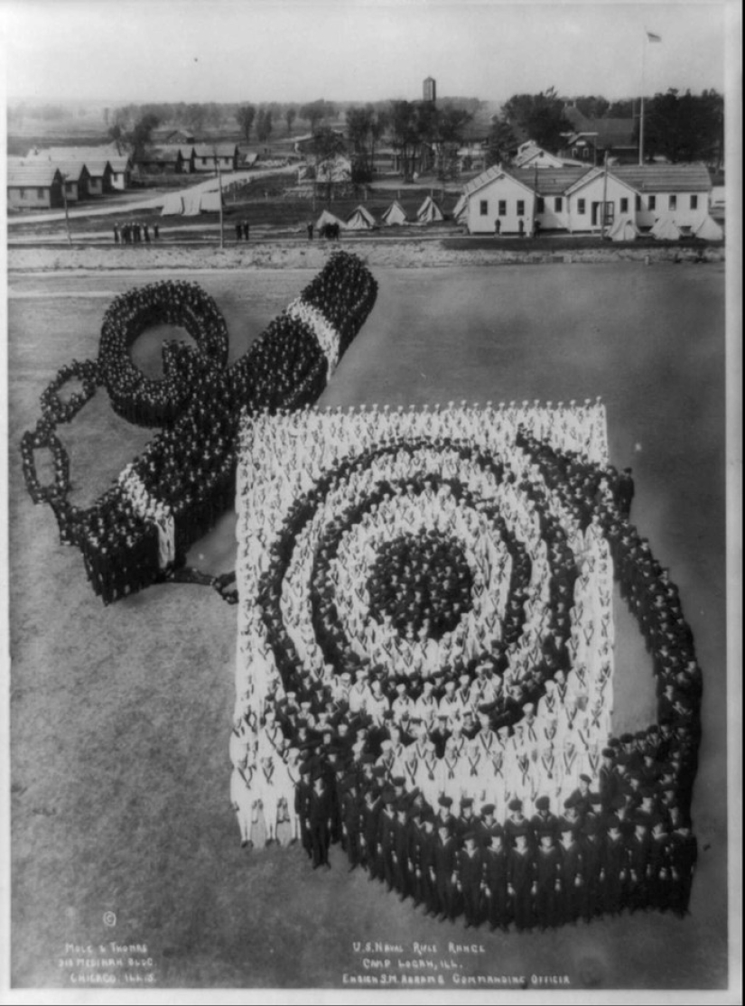 Patriotic mass photos of Arthur Mall during the First World War Patriotic mass photos of Arthur Mall during the First World War