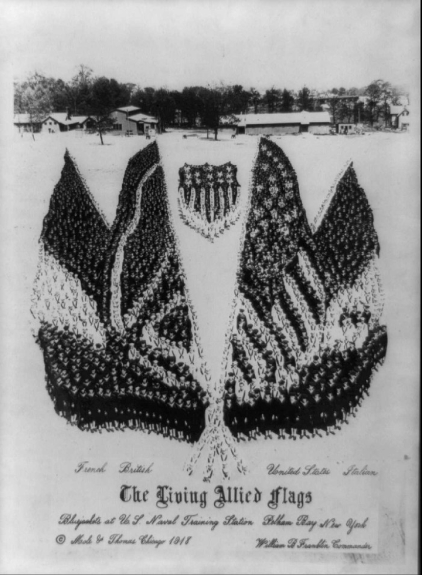 Patriotic mass photos of Arthur Mall during the First World War Patriotic mass photos of Arthur Mall during the First World War