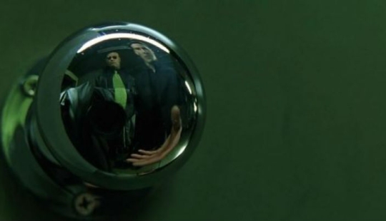 Pequeños pero significativos detalles en películas famosas que probablemente no notaste