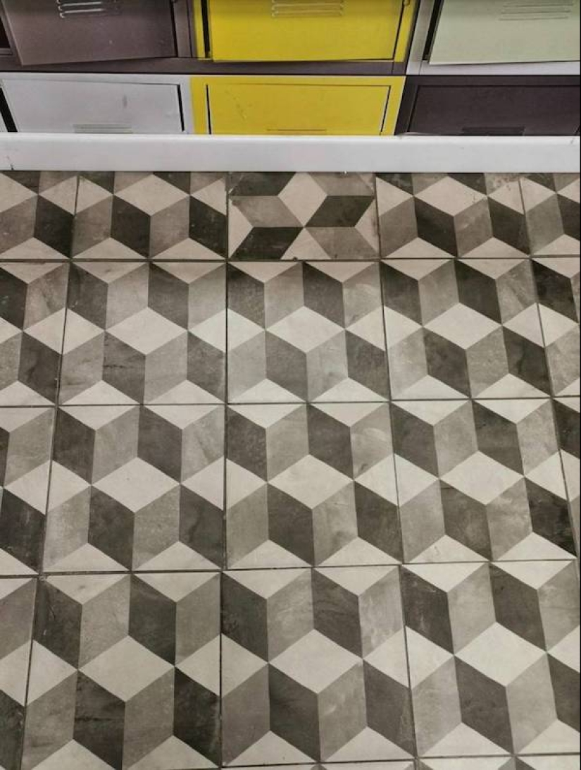 Perfectionist's Hell: 22 photos where everything is wrong