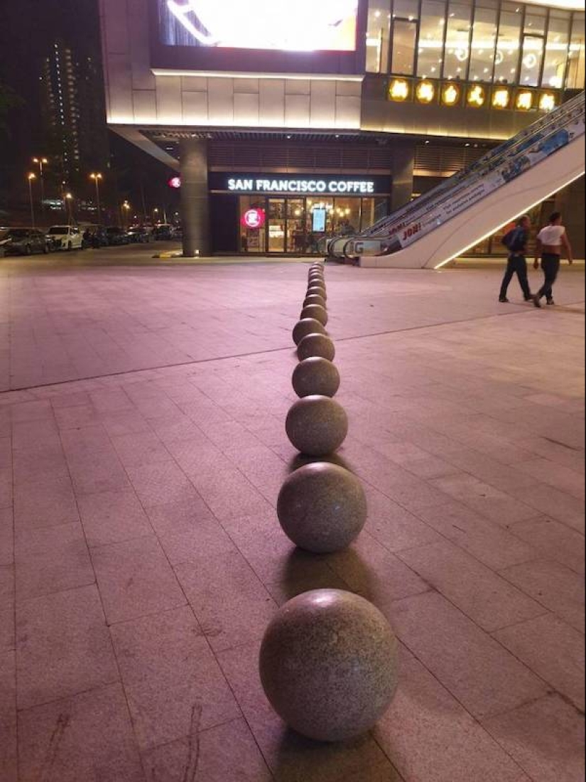 Perfectionist's Hell: 22 photos where everything is wrong