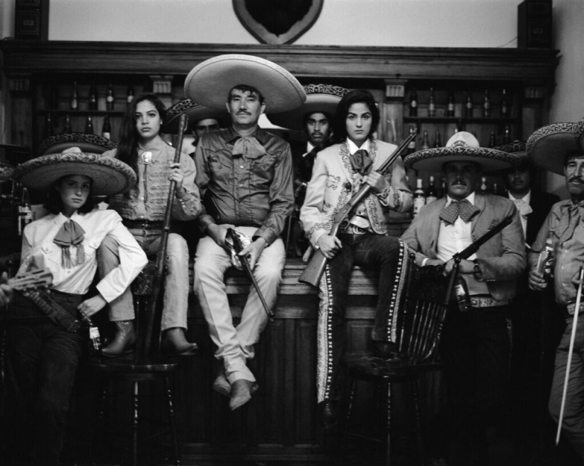 Personajes y destinos en las fotografías de Richard Ozhar