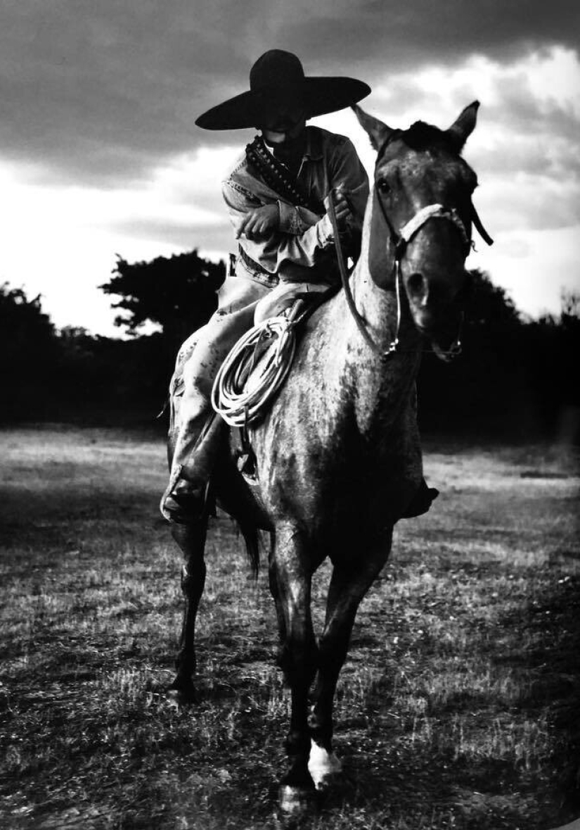 Personajes y destinos en las fotografías de Richard Ozhar