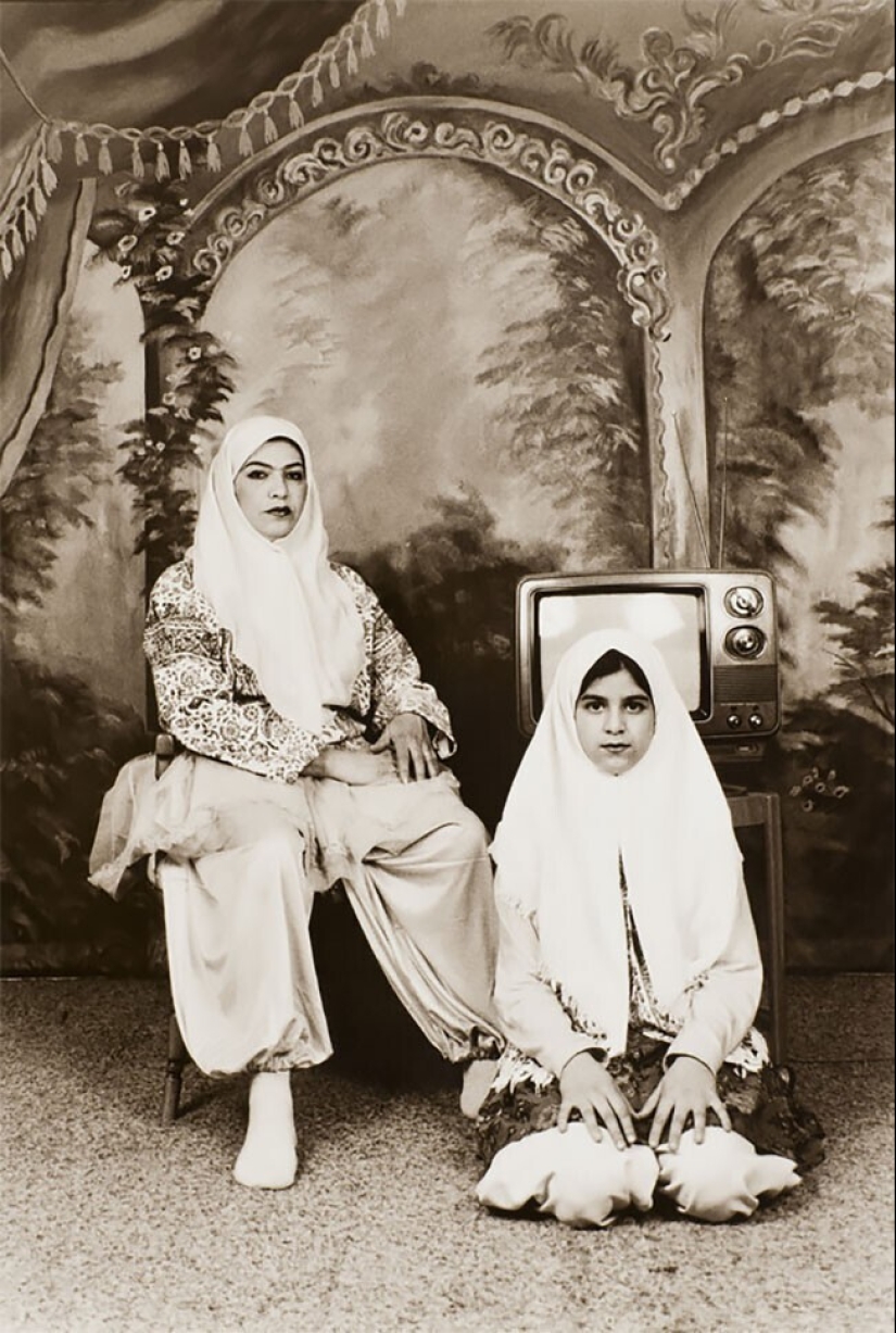Photo portraits of Iranian beauties in the style of the 19th century