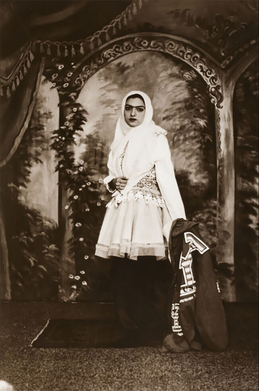 Photo portraits of Iranian beauties in the style of the 19th century