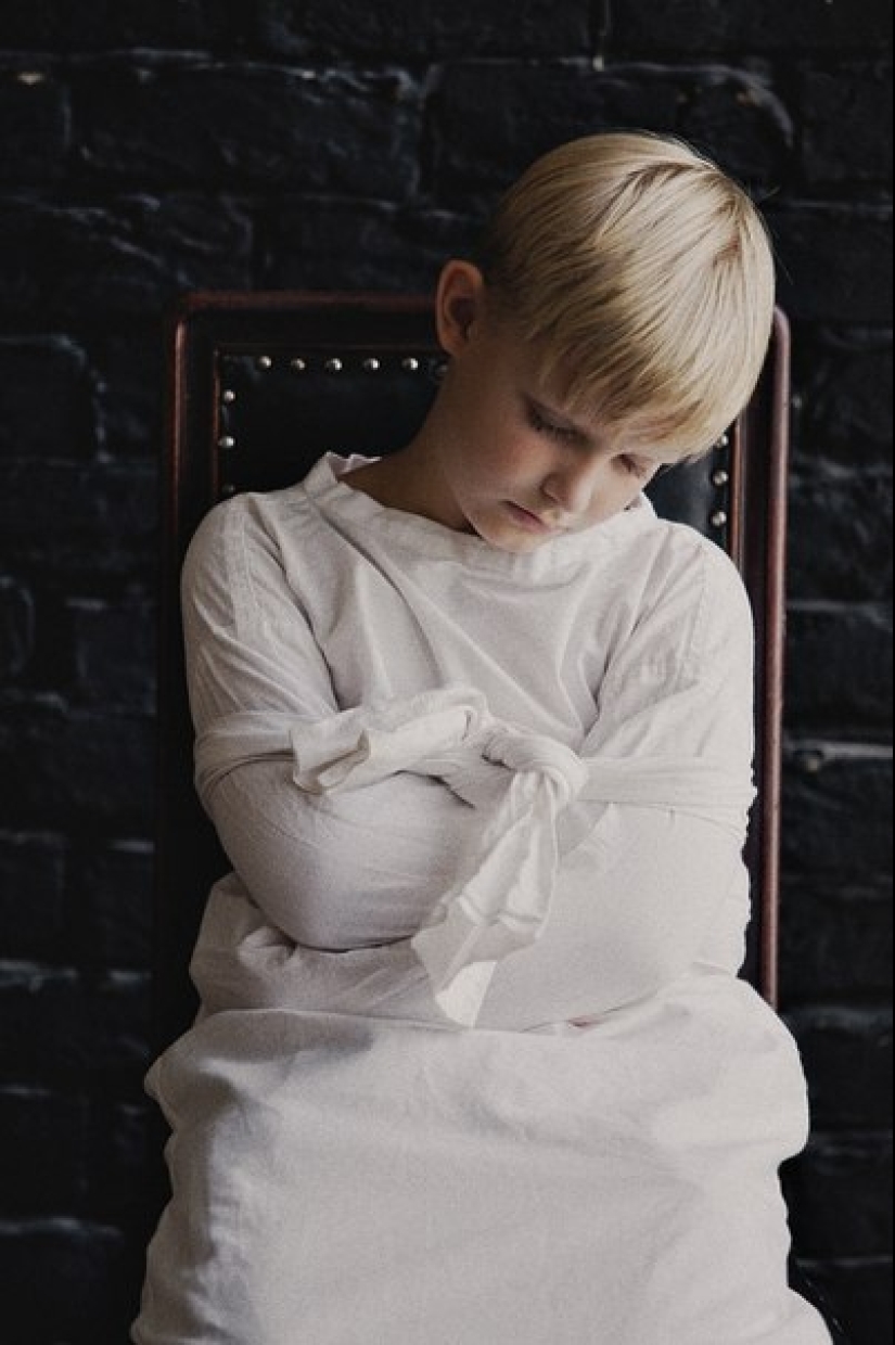 Photo project "The reverse side of maternal love" by Anna Radchenko Photo project "The reverse side of maternal love" by Anna Radchenko