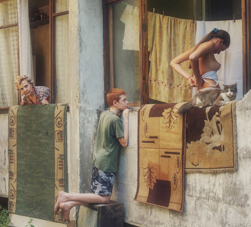 Photo shoot of naughty laundresses by a Ukrainian artist