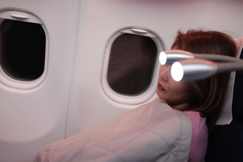 Photographer Arsenio Jr Nidoy Captures Perfectly Timed Humorous Moments on Streets