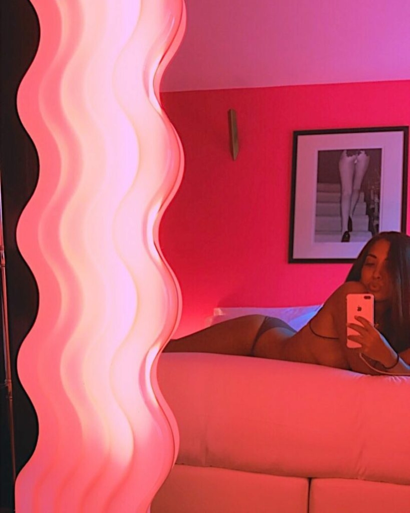 Photographer Sarah Bahba - honestly about relationships, eroticism and body positivity