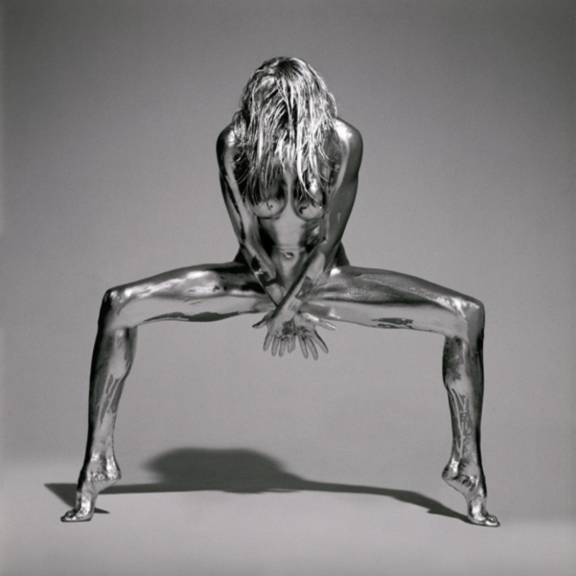 Photographer turns women into living sculptures Photographer turns women into living sculptures